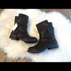 NWT Sugar Irma Brown Boots